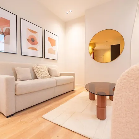 Lovely Flat In The Marais Parigi